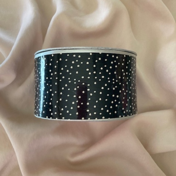 Shimmer Powder in a Puff - Picture 7 of 11